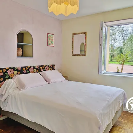 Domaine Des Mazures, 17 Personnes Niafles