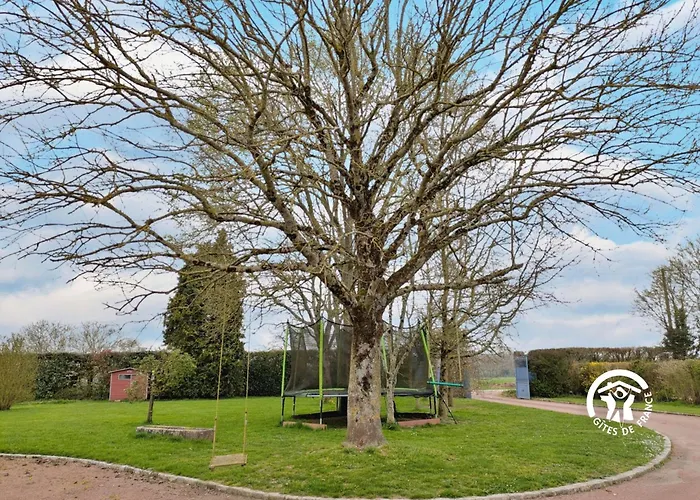 Domaine Des Mazures, 17 Personnes * Niafles